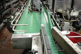 Vincor's new flat conveyor chain, which is suitable for high-speed and dry-running applications, lowers power consumption and noise, and increases the belt fatigue factor by up to 60%.